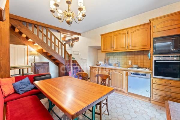 Dpt Ain (01), à vendre proche de GEX maison P6 de 197 m² - Terrain de 1300 m²