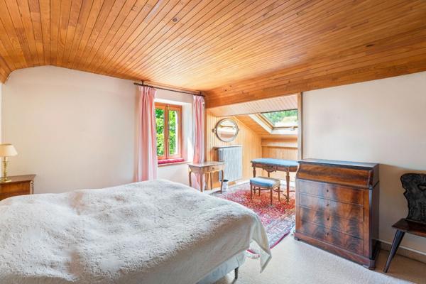 Dpt Ain (01), à vendre proche de GEX maison P6 de 197 m² - Terrain de 1300 m²