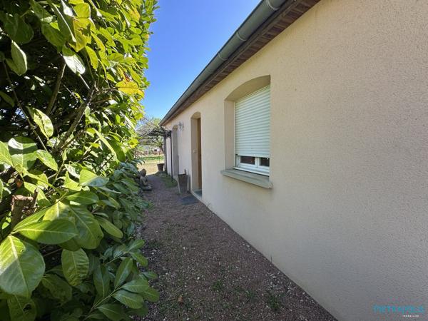 Maison de plain-pied avec grand terrain – Sassenay