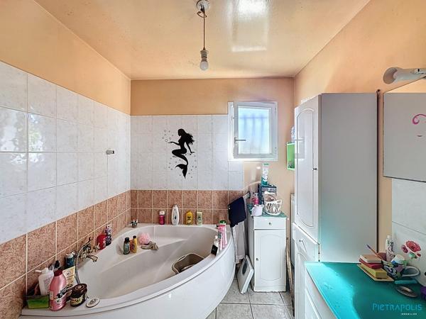 Maison de plain-pied avec grand terrain – Sassenay