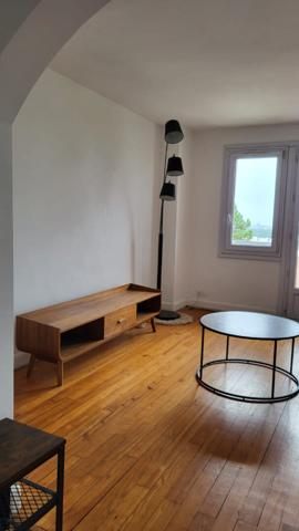 Location Appartement66 m² - 3 Pièces - SURESNES (92150)