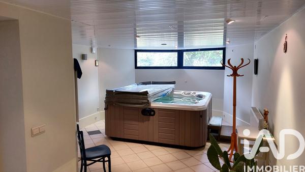 Maison à vendre 10 pièces 337 m² Avesnes-les-Aubert