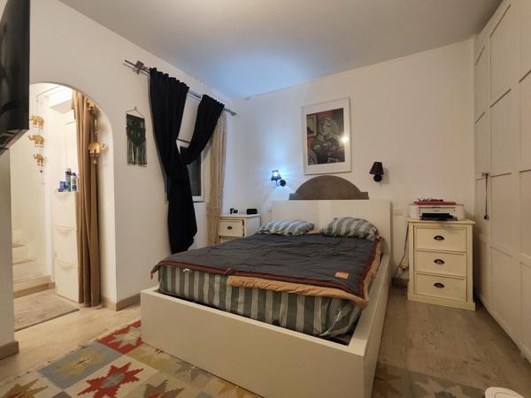 Cucuron, maison de village rénovée