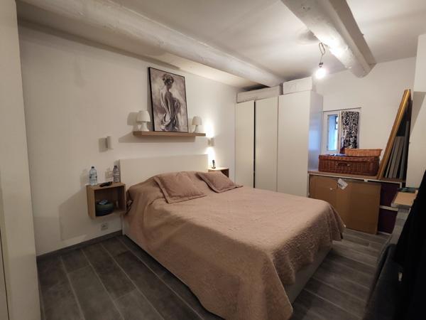 Cucuron, maison de village rénovée