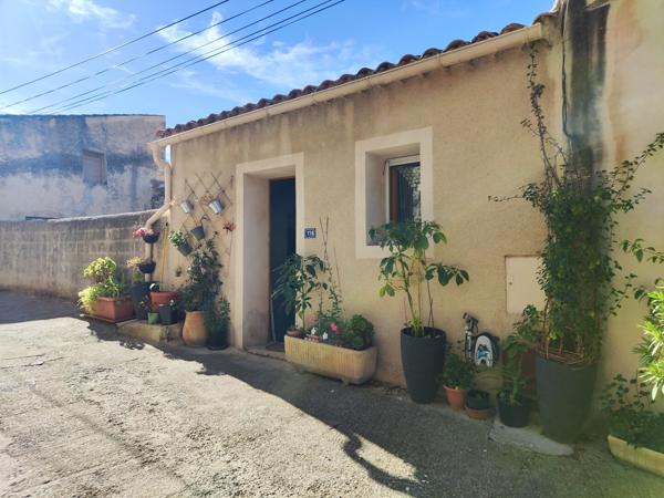 Cucuron, maison de village rénovée