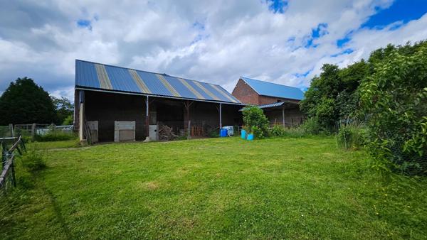 Corps de ferme avec dépendances/Box : 7 pièce(s) 174 m2