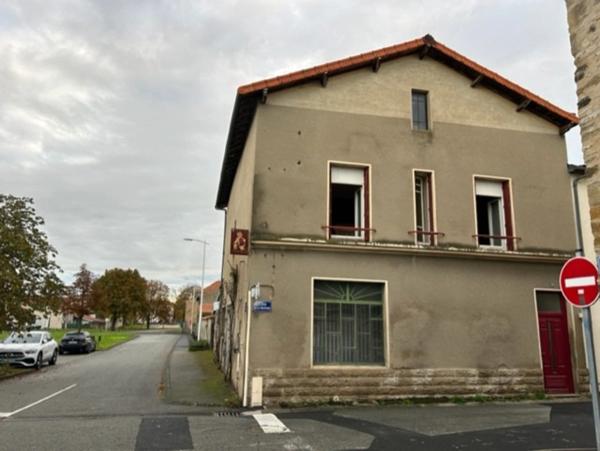 ENNEZAT CENTRE MAISON F3 AVEC ATELIER