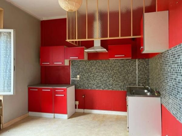 ENNEZAT CENTRE MAISON F3 AVEC ATELIER