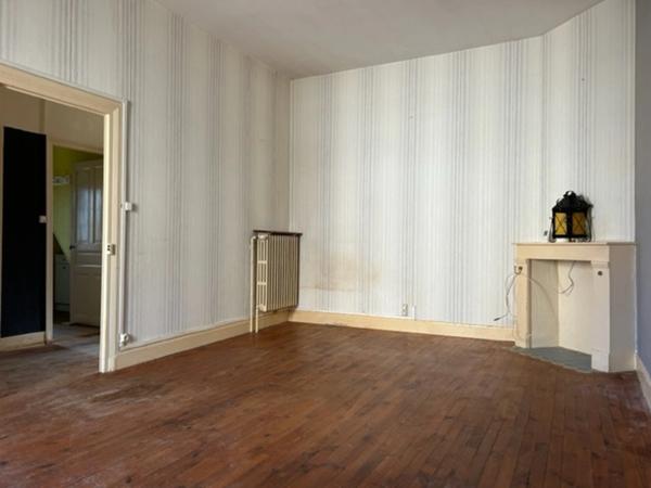 ENNEZAT CENTRE MAISON F3 AVEC ATELIER