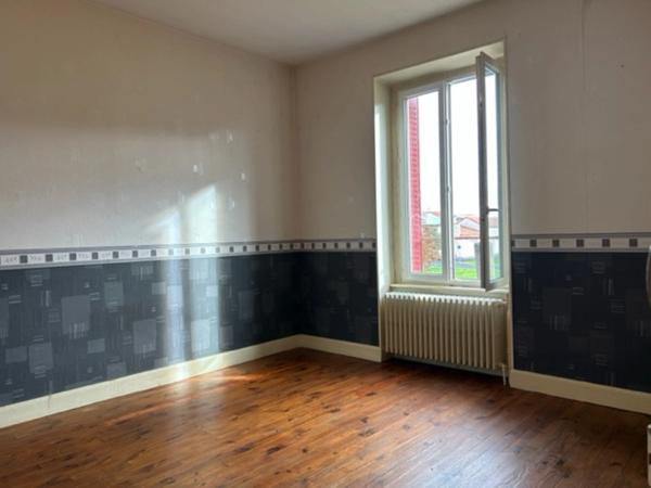 ENNEZAT CENTRE MAISON F3 AVEC ATELIER