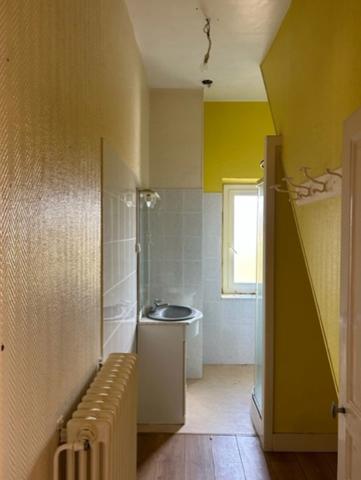 ENNEZAT CENTRE MAISON F3 AVEC ATELIER