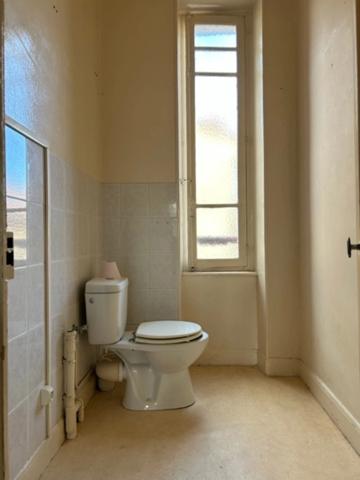 ENNEZAT CENTRE MAISON F3 AVEC ATELIER