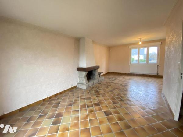 LOUDEAC Proximité du centre ville. Maison d'habitation del 124 m²