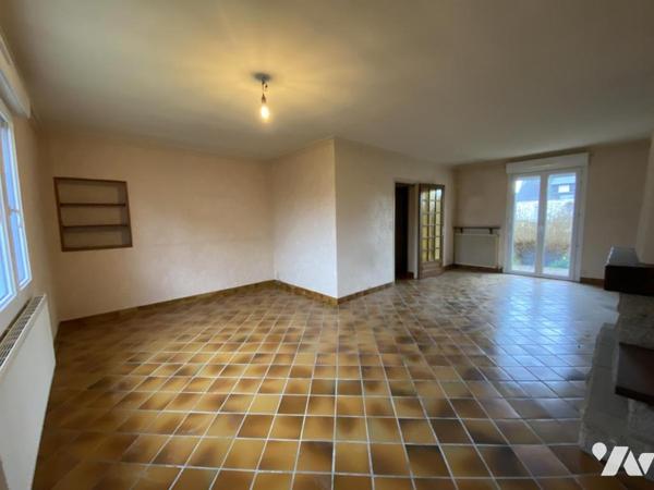 LOUDEAC Proximité du centre ville. Maison d'habitation del 124 m²