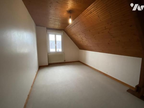 LOUDEAC Proximité du centre ville. Maison d'habitation del 124 m²