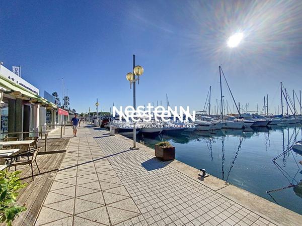 GOLFE JUAN - 3P - 60m² - VUE MER - TERRASSES - PARKING - JARDIN-CENTRE VILLE