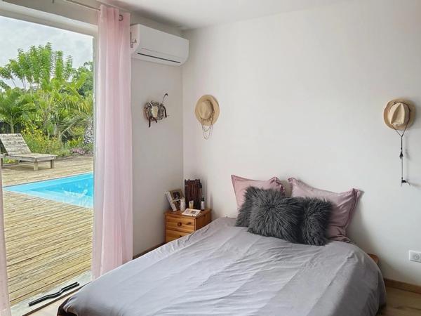Elégante maison contemporaine avec piscine au sel - LE LAMENTIN -