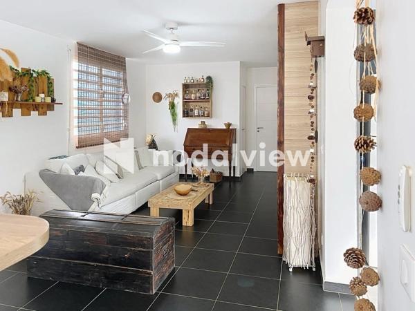 Elégante maison contemporaine avec piscine au sel - LE LAMENTIN -