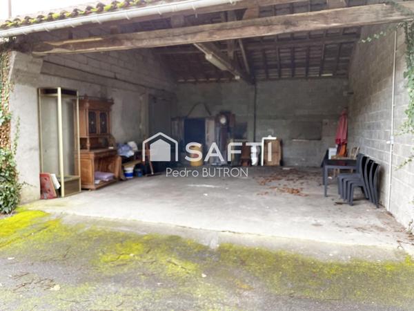 Maison située au milieu d'un parc et proche lac