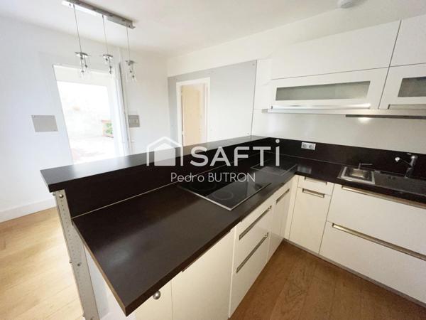 Maison située au milieu d'un parc et proche lac