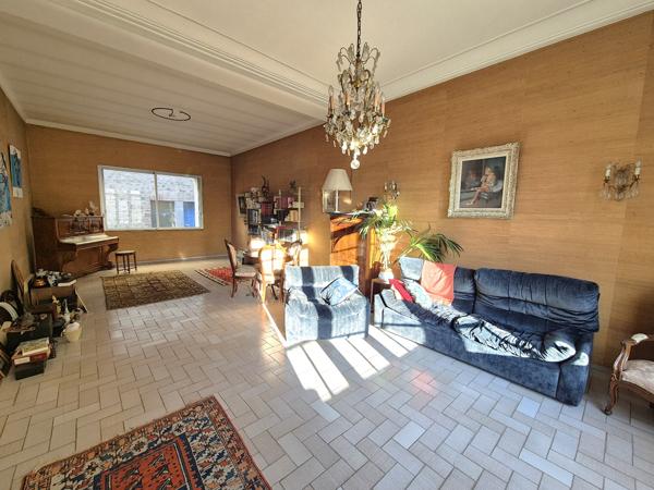 Grande maison de village avec extérieur et garage !