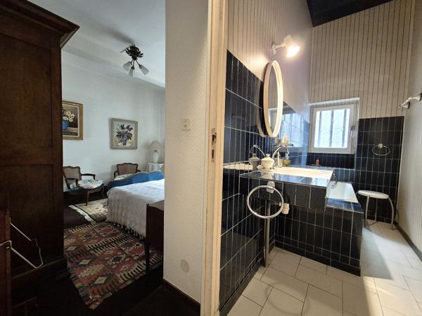 Grande maison de village avec extérieur et garage !