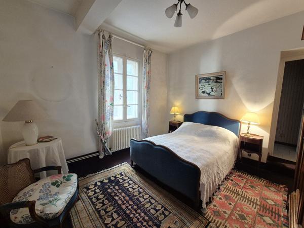 Grande maison de village avec extérieur et garage !