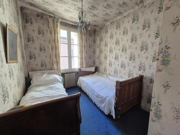 Grande maison de village avec extérieur et garage !