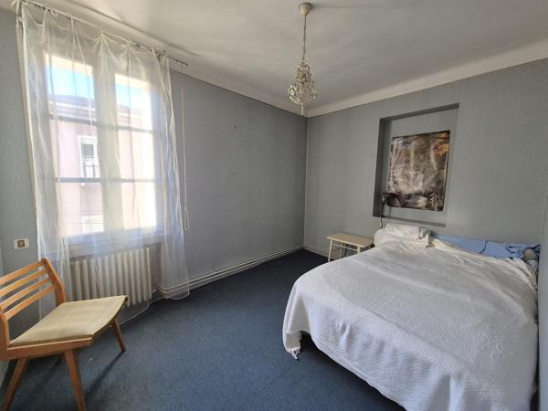 Grande maison de village avec extérieur et garage !