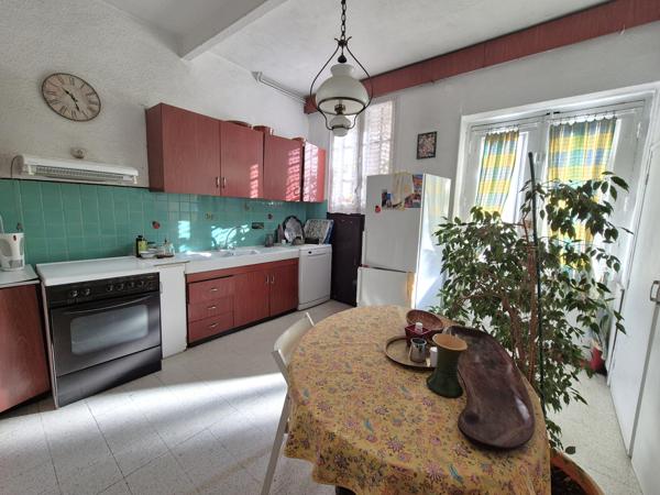 Grande maison de village avec extérieur et garage !