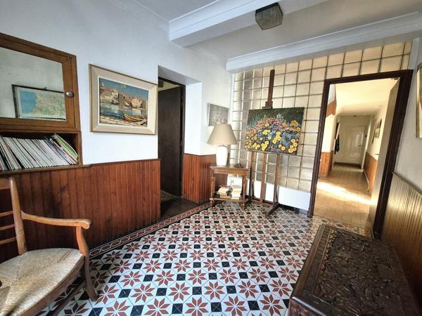 Grande maison de village avec extérieur et garage !