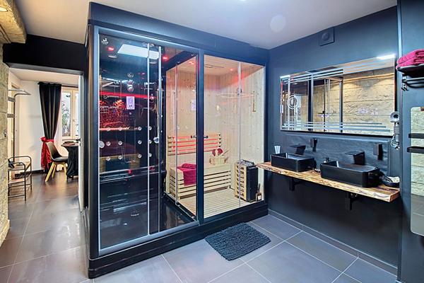 EXCLUSIVITÉ ! À Vendre Love Room Haute de Gamme ! Loft Équipé & Rentable - Bargemon