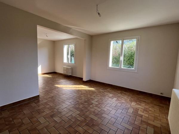 Maison à louer 720 € CC St-Julien-de-Chédon 3 p 75 m² DPE F