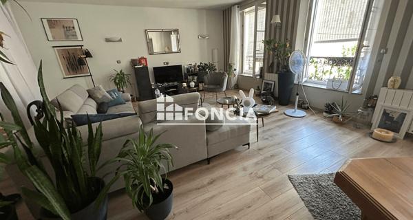 Location Appartement 4 pièces 181.79 m² - Niort 79000