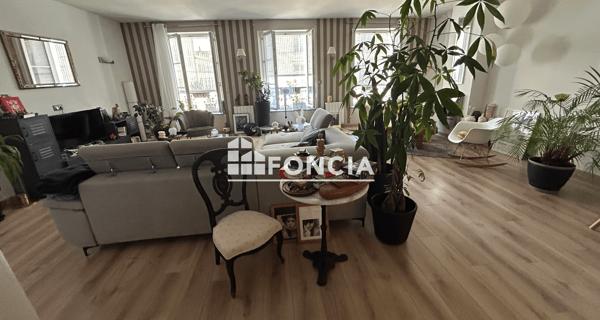 Location Appartement 4 pièces 181.79 m² - Niort 79000