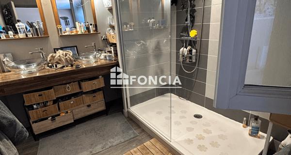 Location Appartement 4 pièces 181.79 m² - Niort 79000