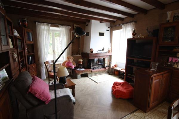 Maison à vendre 9 pièces de 218 m² plus 230 m² de dépendances à HOSTIAS (01) sur un terrain de 2359 m²