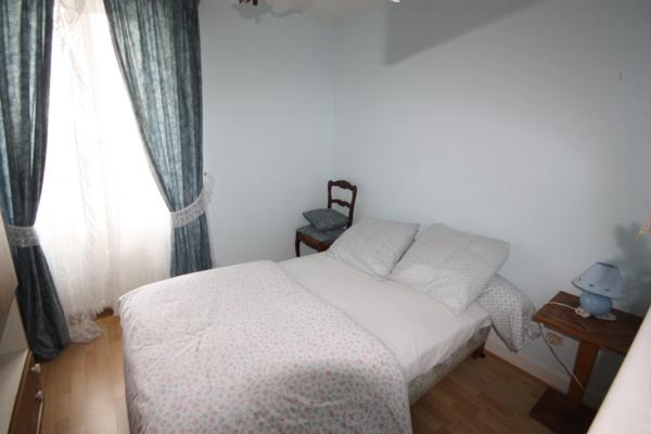 Maison à vendre 9 pièces de 218 m² plus 230 m² de dépendances à HOSTIAS (01) sur un terrain de 2359 m²