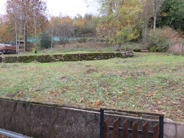 Maison à vendre 9 pièces de 218 m² plus 230 m² de dépendances à HOSTIAS (01) sur un terrain de 2359 m²