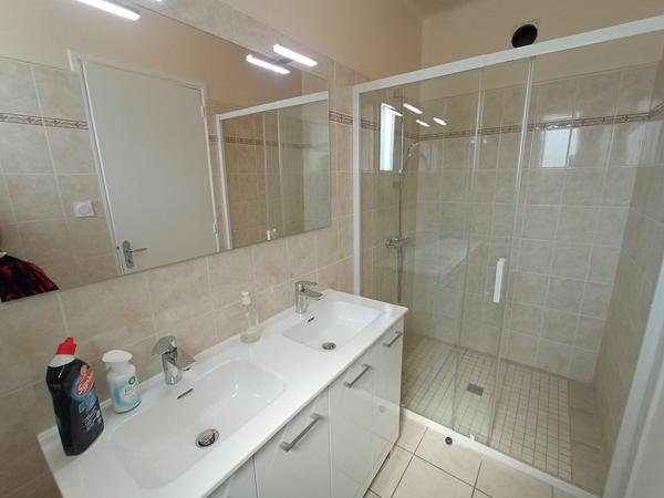 Challans 1 chambre meublée avec bureau et parties communes