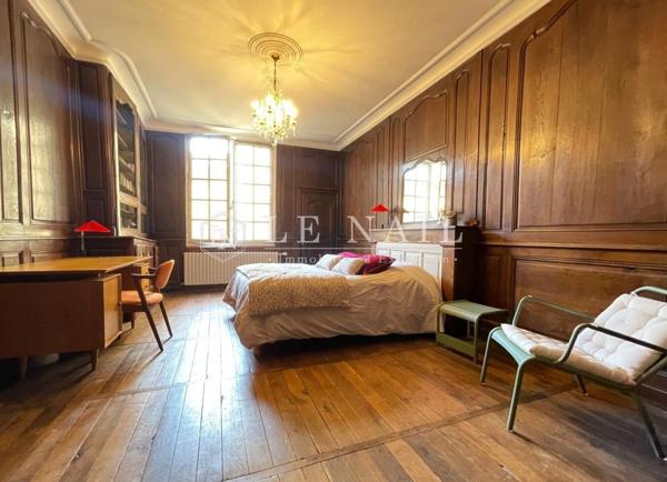 Élégant hôtel particulier du XVIIe au coeur de Poitiers