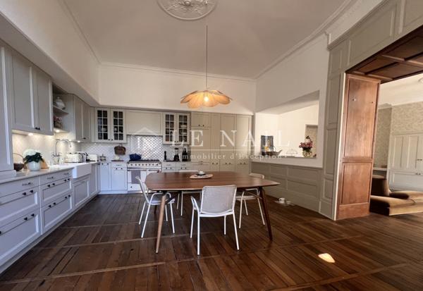 Élégant hôtel particulier du XVIIe au coeur de Poitiers
