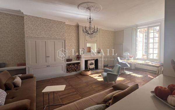 Élégant hôtel particulier du XVIIe au coeur de Poitiers