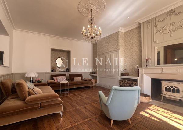 Élégant hôtel particulier du XVIIe au coeur de Poitiers