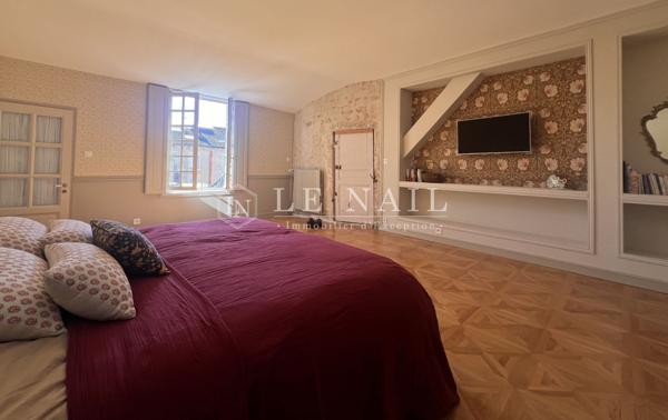 Élégant hôtel particulier du XVIIe au coeur de Poitiers