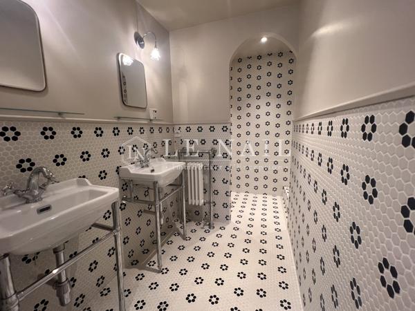 Élégant hôtel particulier du XVIIe au coeur de Poitiers