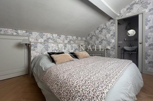 Élégant hôtel particulier du XVIIe au coeur de Poitiers
