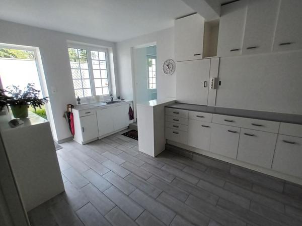 Très grande maison avec studio indépendant, piscine,, jardin et puits