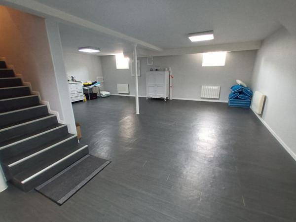 Très grande maison avec studio indépendant, piscine,, jardin et puits