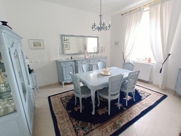 Très grande maison avec studio indépendant, piscine,, jardin et puits